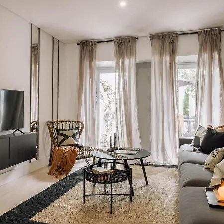 Djurab - 2 Bedrooms Duplex In Campo De Ourique Lejlighed
