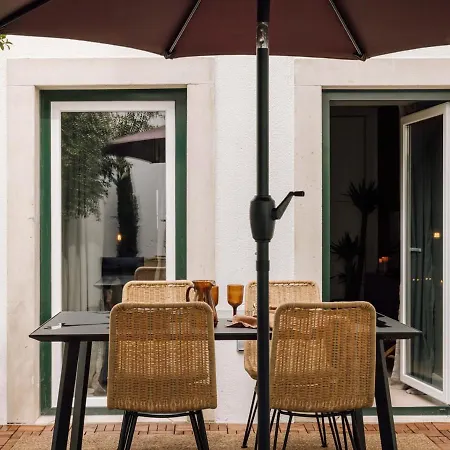 Djurab - 2 Bedrooms Duplex In Campo De Ourique Apartment *